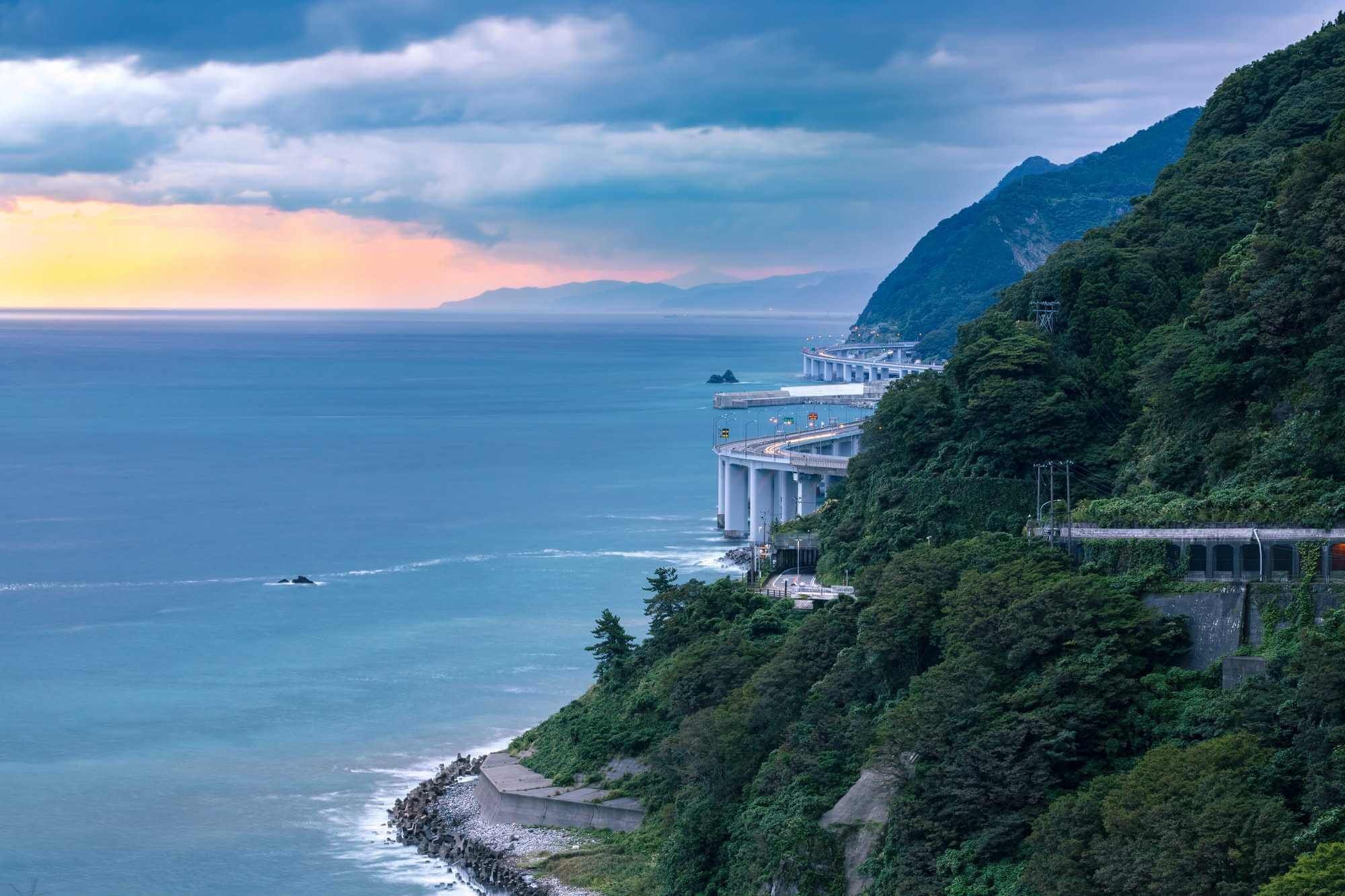 🌊 부모도 아이도 모르는 해안 절벽(오야시라즈 코시라즈) 이미지 1